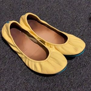 Lemon tieks in pretty good shape💛💛💛